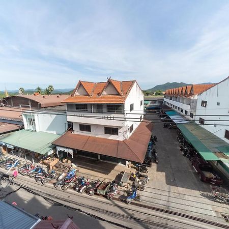 Saiyud Hostel Mae Hong Son Exterior photo